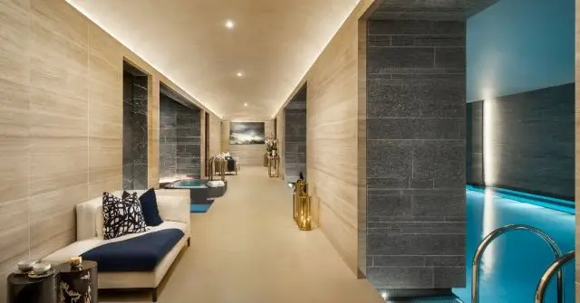 A glimpse inside the World's most desirable address.

Located at the heart of the Duke of Westminster's Grosvenor Estate, the former US embassy is now home to this stunning 25-metre swimming pool alongside a luxurious spa and cold plunge located inside the exclusive Health Club at No.1 Grosvenor Square. 

#luxuryswimmingpool #wellness #luxurylifestyle #london #mayfair #no1grosvenorsquare